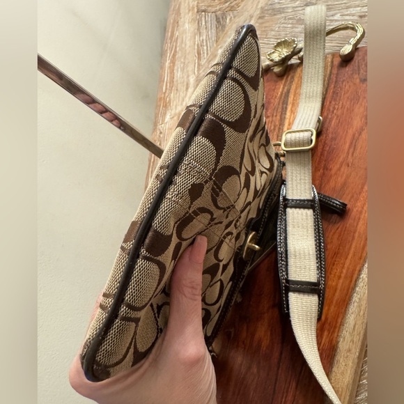 Coach Turn-lock - Picture 5 of 16